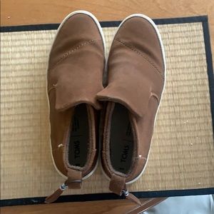 Toms Paxton slip on flat bootie